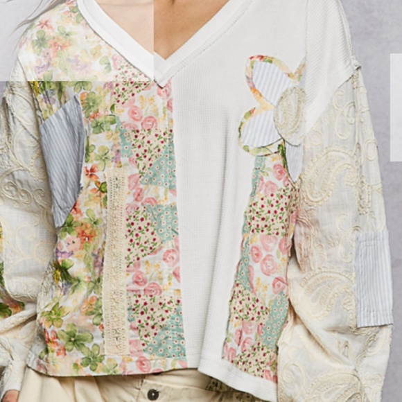 POL Tops - NWT POL mix media woven v neck, relaxed top.